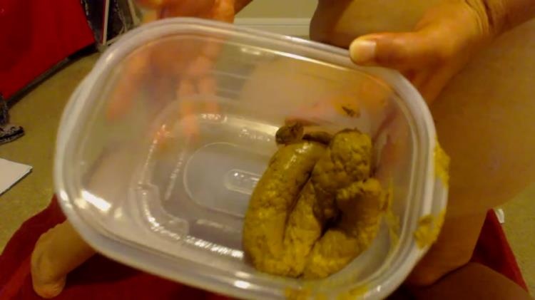 Anna - Poop in a plastic container - FullHD (2021)
