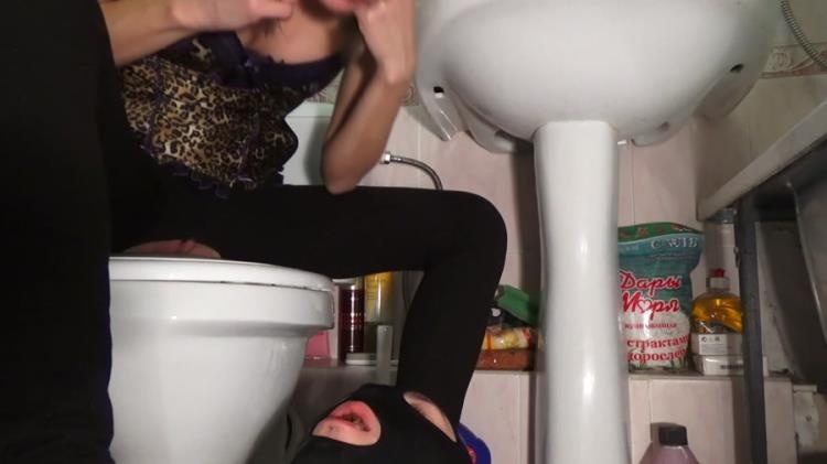 Mistress Emily - Emily scat living toilet - FullHD (2021)