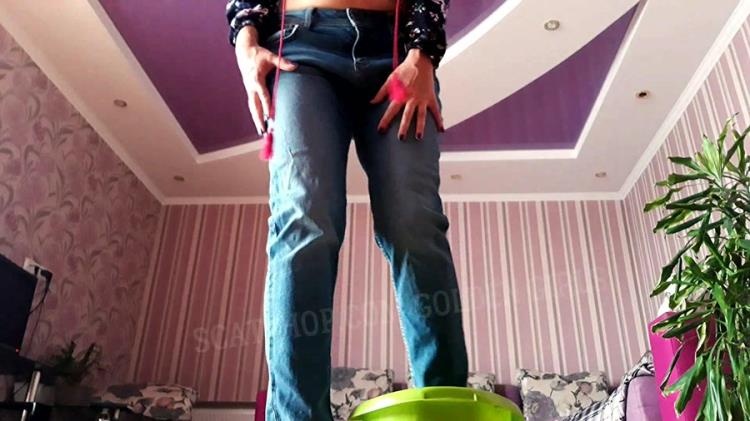 Svetlana - Tatiana shit into jeans with liquid - FullHD - Scatshop (2021)