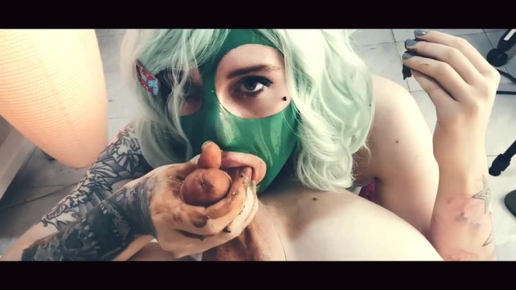 Scat Eat And Shit Sucking By Top Babe Betty - The Green Mask - FullHD (2021)