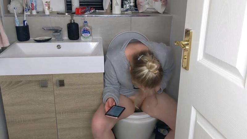 PooGirlSofia - Talking on the toilet whilst shitting - FullHD (2022)