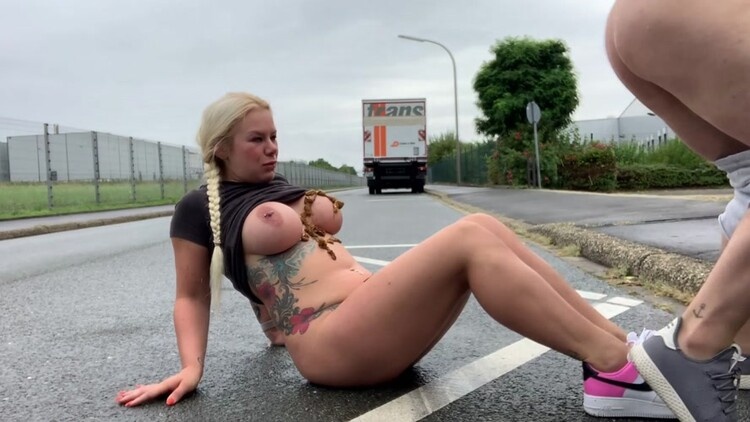 Devil Sophie - Hungry for sports - please shit me really full - Public on the roadside - FullHD (2022)