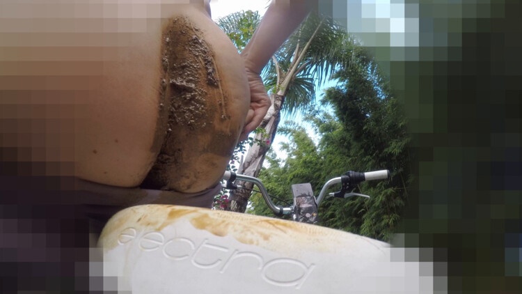 BetweenMyCheeks - bikeshit - FullHD (2024)