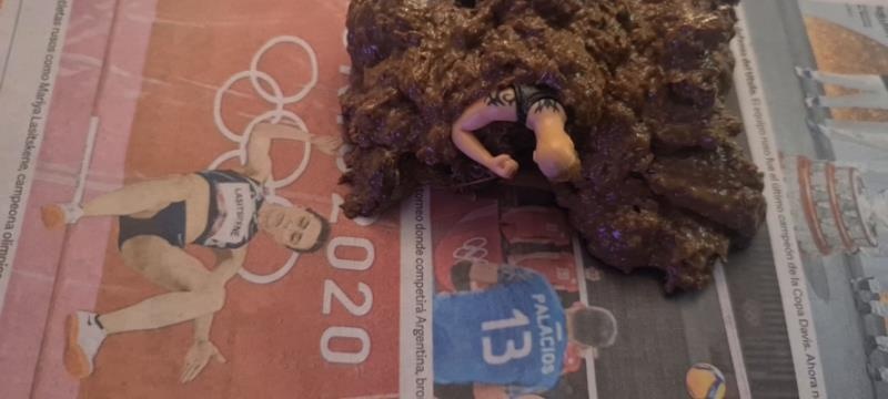 Xiomara Fox Fetish Queen – Giantess scat 1 (with a tiny men toy) - SD (2025)