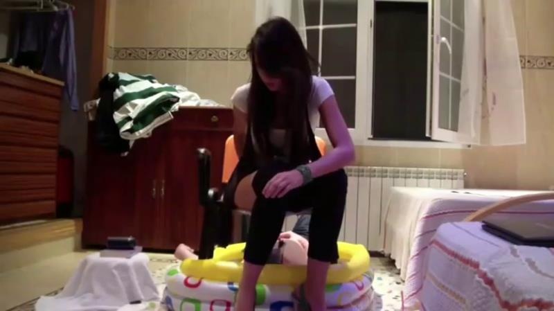 Beautiful Young Spanish Mistress Shits in Toilet Slave's Mouth in Pool P1 - SD (2025)