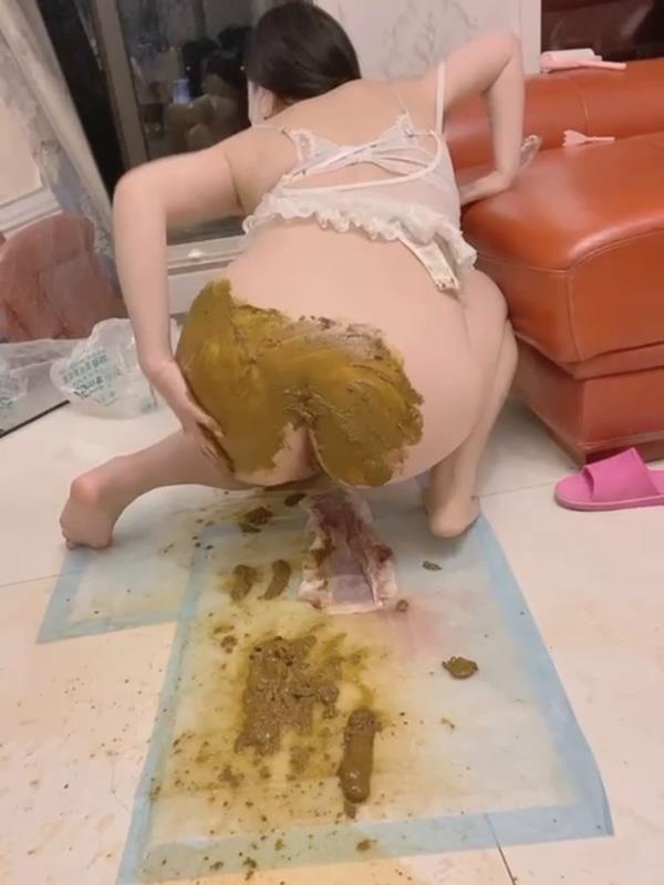 Longbao Chinese Woman, Enema and Ass Covered in Shit. P1 - SD (2025)