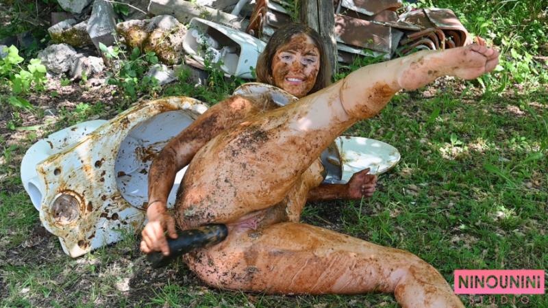 Ninounini - REAL HUMAN PUBLIC TOILET EATS SHIT (ENG SUBS) - UltraHD/4K (2025)
