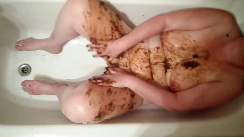 Playing in the bathtub - HD (2026)