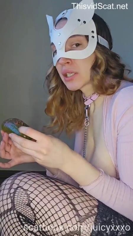 Juicy Shoves a Big Pickle Deep in Her Ass Then Pulls It Out and Eats It Covered in Shit. P1 - SD (2026)