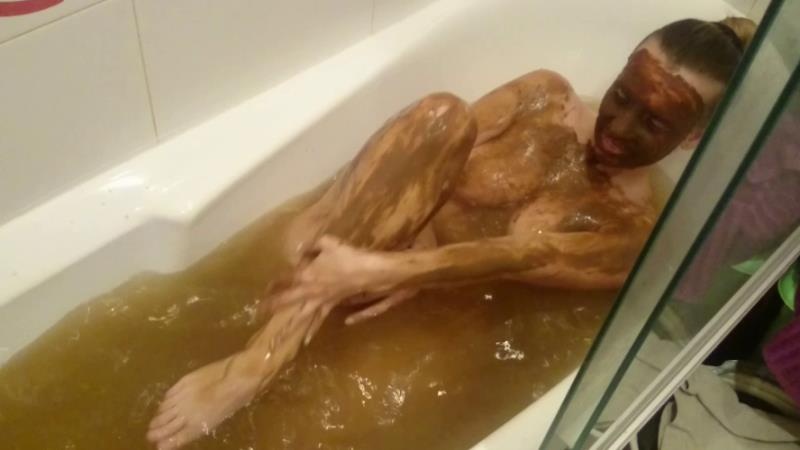 Brown Wife - Bathing in Shit Water and Smearing P2. P1 - FullHD (2026)