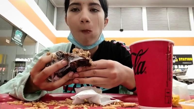 She Eats A Scat Burger 006b38b - HD (2026)