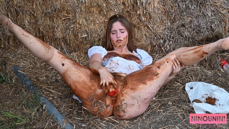 Ninounini - MANURE + DOG SHIT + MY SHIT ON THE RANCH! P1 - UltraHD/4K (2026)